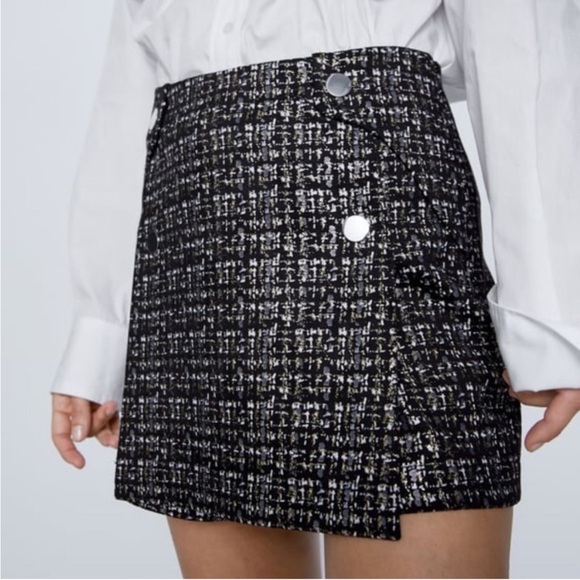 Zara Dresses & Skirts - XS Zara EUC Faux Suede Tweed Printed Skort